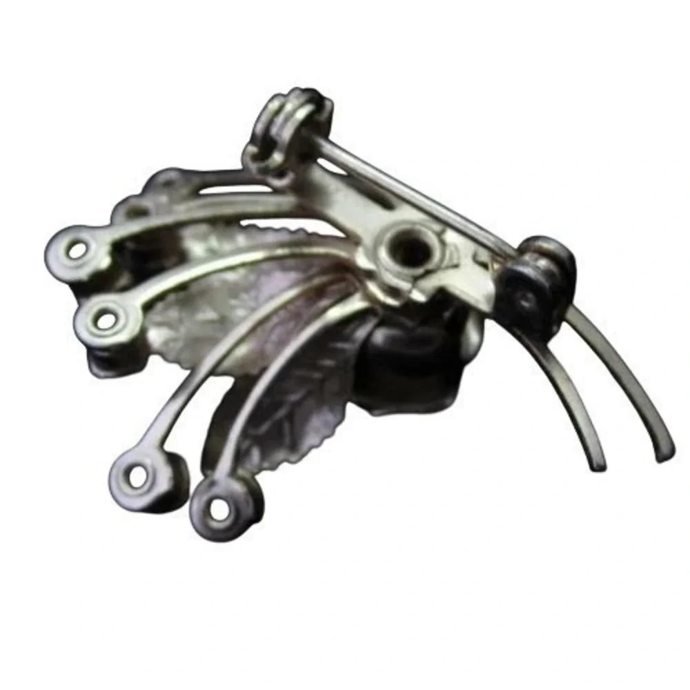 Pretty Gold Toned Clear‎ Rhinestone Rose Flower Vintage Floral Spray Pin